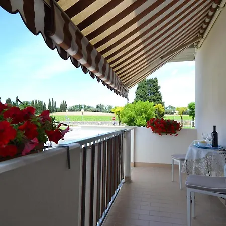 Nyaraló Rosalinde House *