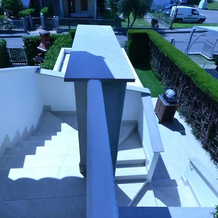 Semesterbostad Rosalinde House *