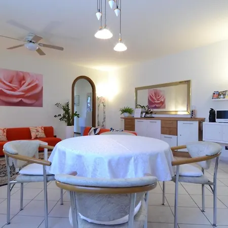 Rosalinde House *